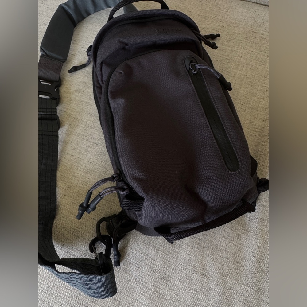 NEW Viktos Upscale 3 Slingbag tactical ccw bag gray - Picture 2 of 6